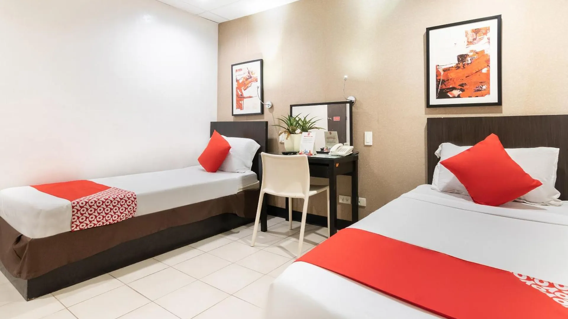 Orange Nest Hotel Manila 3*,